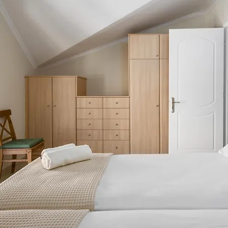 شقة Attic Retreat أرغوستولي